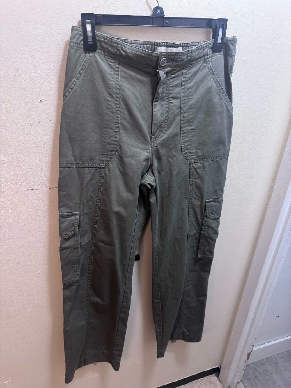 Women’s Abercrombie & Fitch Olive Utility Cargo Pants size 6/28